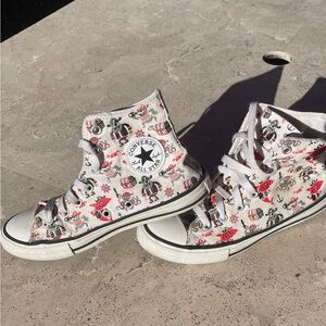 Kids converse